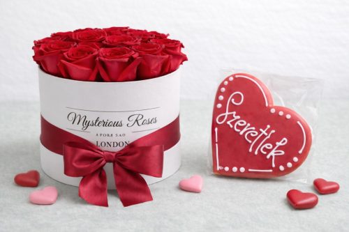 20 szálas Rózsabox „Szeretlek” Kézműves Mézeskalács Szívvel