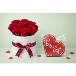   7 szálas Rózsabox „Szeretlek” Kézműves Mézeskalács Szívvel