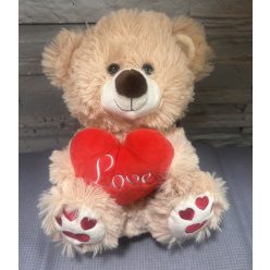 Plüss maci szívvel